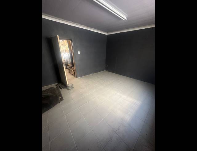 300M² WAREHOUSE TO LET IN WILLOWTON INDUSTRIAL
